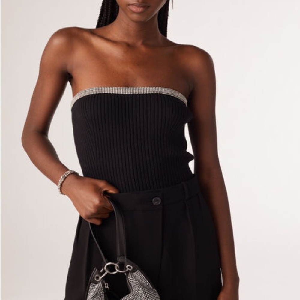 Ba&sh daji.
SLEEVELESS TOP
